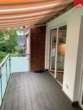 Balkon mit Markise (vor Einzug des jetzigen Mieters) - Eine helle und geräumige Obergeschosswohnung in direkter Innenstadtlage