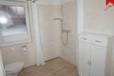 Badezimmer mit ebenerdiger Dusche - Wunderschöne Erdgeschosswohnung in zentraler, ruhiger Lage von Aurich!