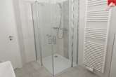Badezimmer mit Dusche
