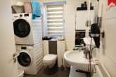 Whg. 1 Badezimmer - Attraktive Kapitalanlage: Vierparteienhaus in begehrter, stadtnaher Lage von Aurich!