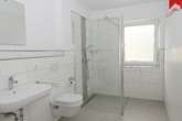 Badezimmer mit Dusche