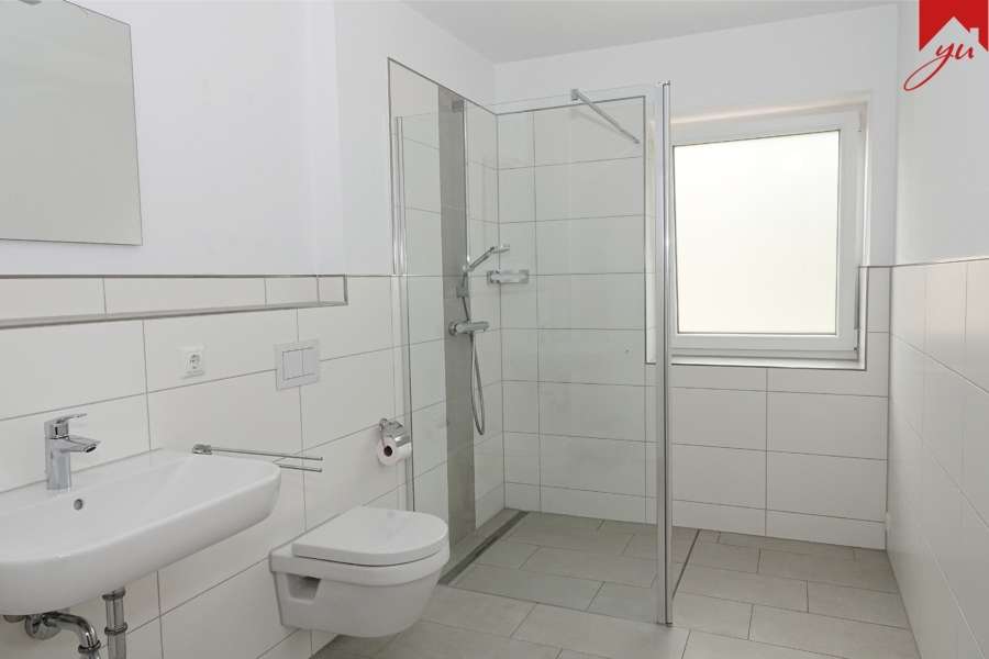 Badezimmer mit Dusche