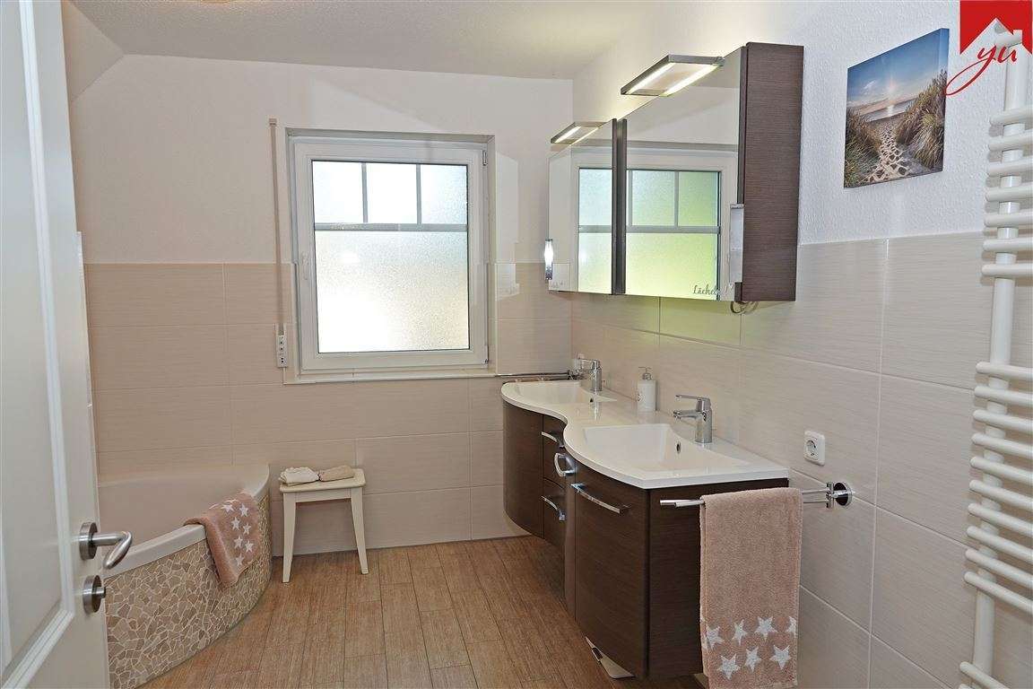 modernes Badezimmer