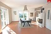 Esszimmer mit gemütlichem Kamin - Das perfekte Einfamilienhaus im energetisch einwandfreiem Zustand in begehrter Siedlungslage von Aurich- Wallinghausen!
