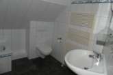 Badezimmer Bild II (vor Einzug des jetzigen Mieters) - Tolle Obergeschosswohnung mit viel Platz mitten in Werdum