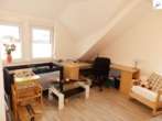 geräumiges Zimmer - Tolle Obergeschosswohnung mit viel Platz mitten in Werdum