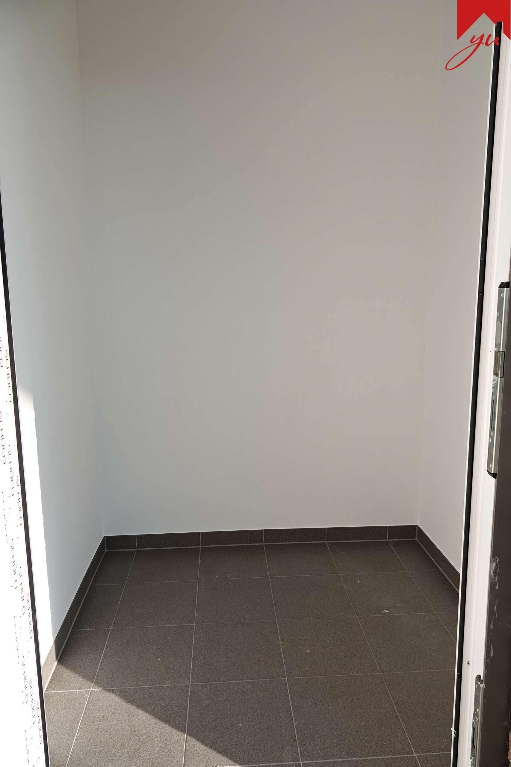 externer Abstellraum angrenzend zur Terrasse