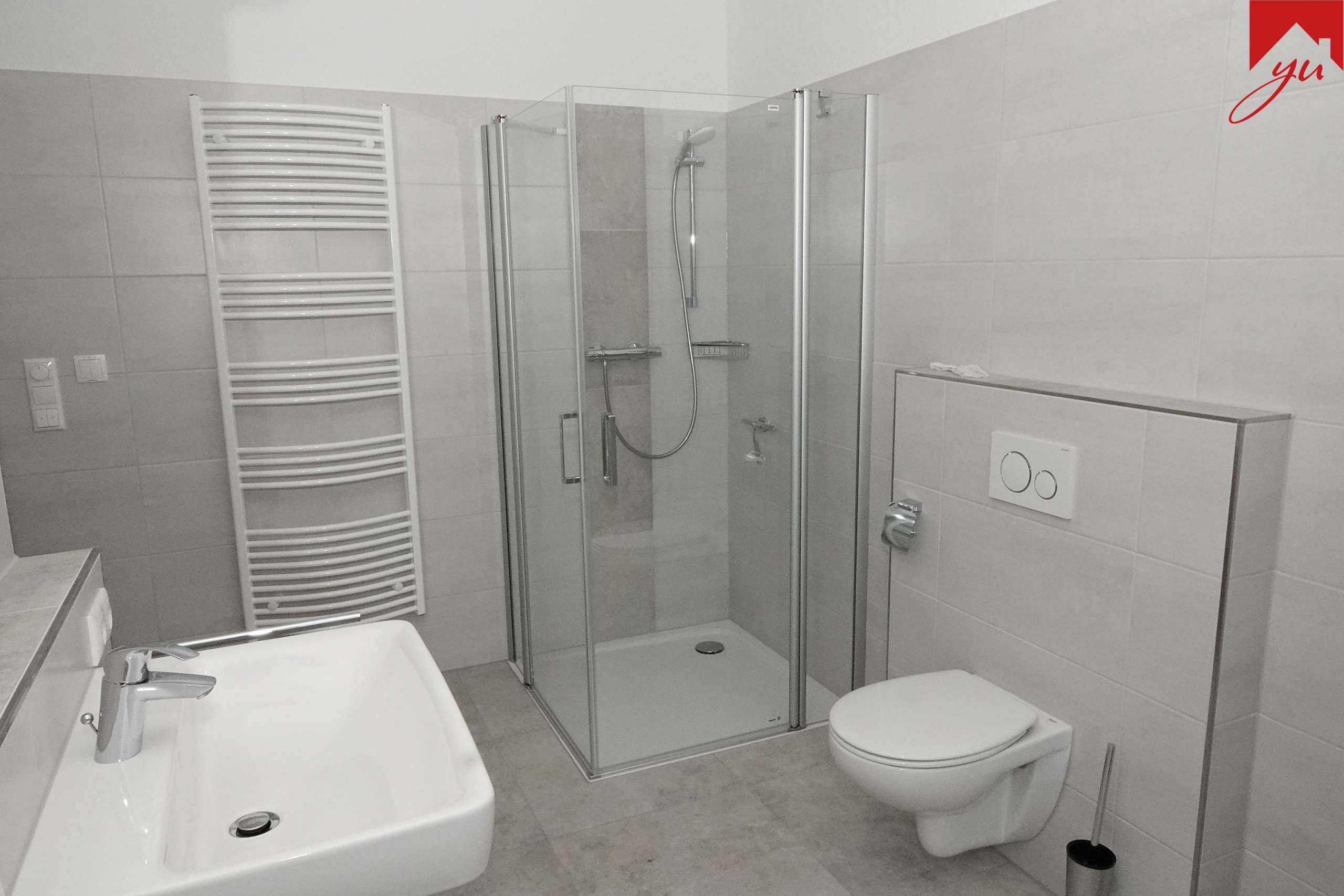 Badezimmer mit Dusche