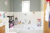Badezimmer mit Badewanne - Ein uriges Haus mit viel Charme in wunderschöner Lage mitten in Hage