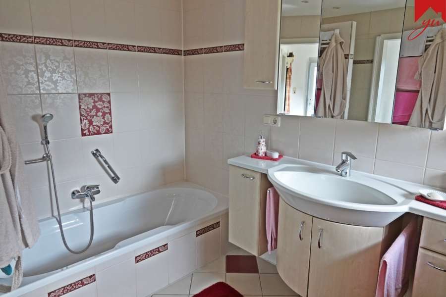 Badezimmer mit Badewanne