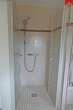 Badezimmer mit Dusche