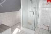 Badezimmer Bild II - Geräumige Drei- Zimmer Obergeschosswohnung in ruhiger Lage von Wallinghausen