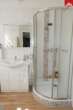Badezimmer mit Dusche - Stilvolle, gemütliche Obergeschosswohnung in zentraler Lage von Aurich!