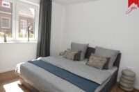 Schlafzimmer Bild II