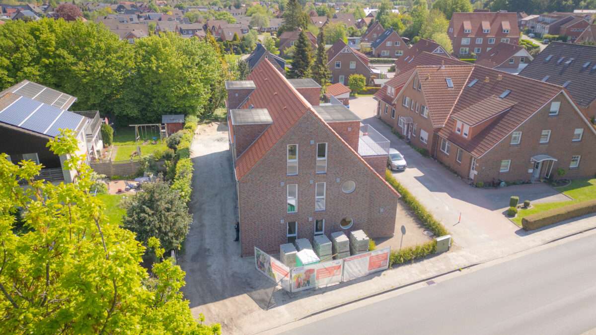 Drohnenfoto Straßenseite