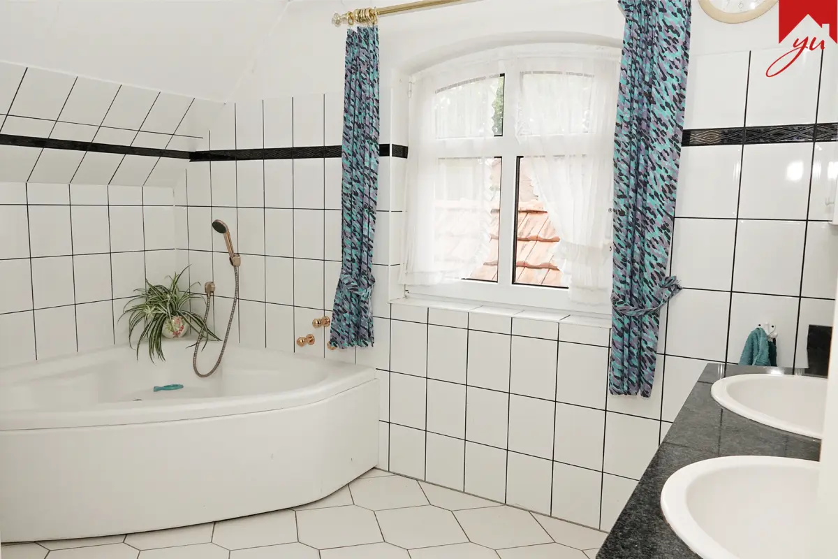 Badezimmer im Obergeschoss