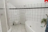 Badezimmer mit Badewanne