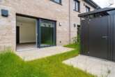 Terrasse, Garten und externer Abstellraum - Neubau- Erstbezug! Moderne Reihenhauswohnung über drei Etagen in Oldenburg- Eversten