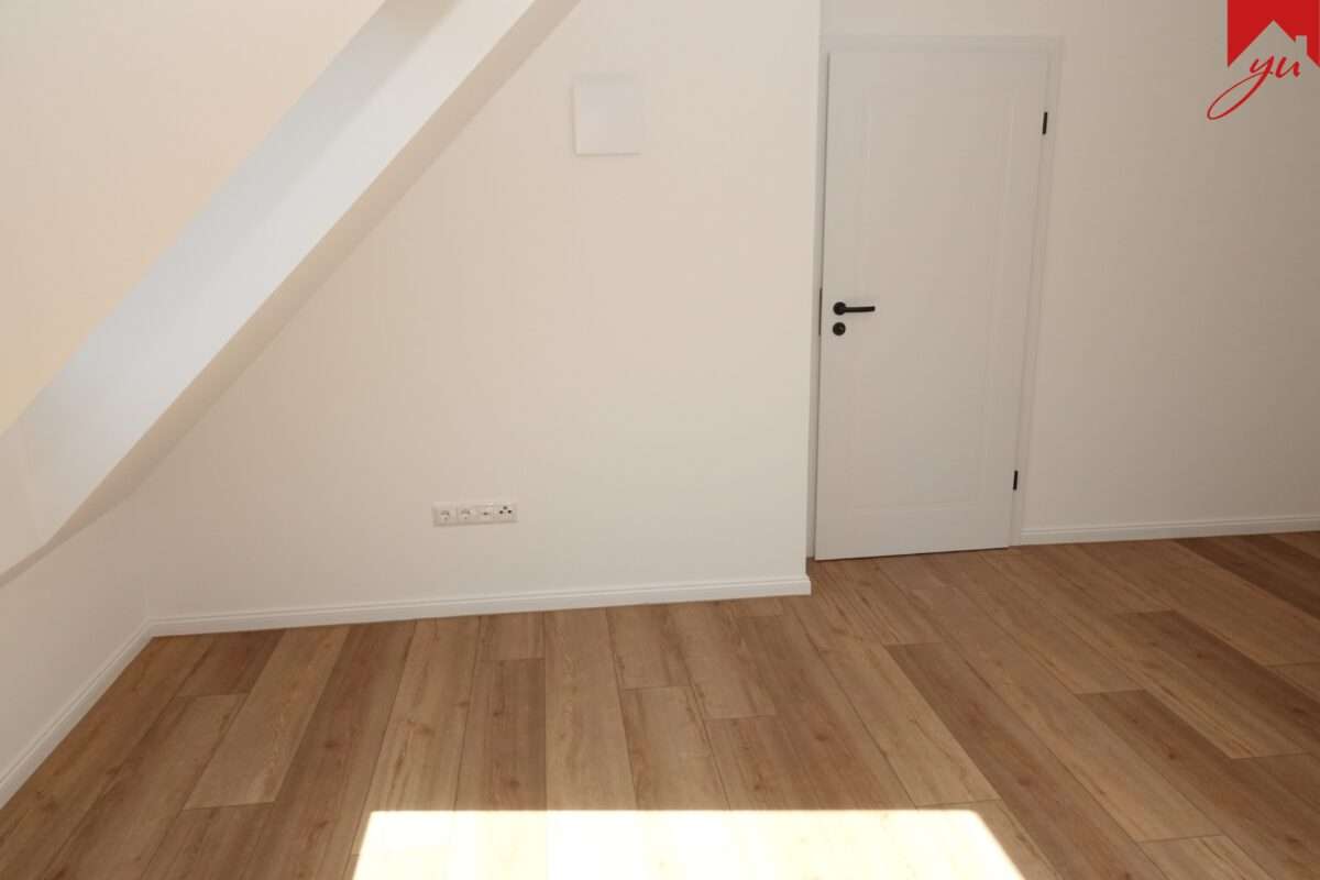 Schlafzimmer Bild III
