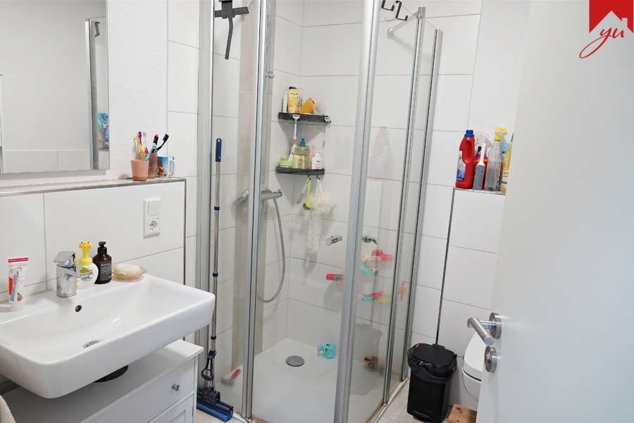Badezimmer mit Dusche
