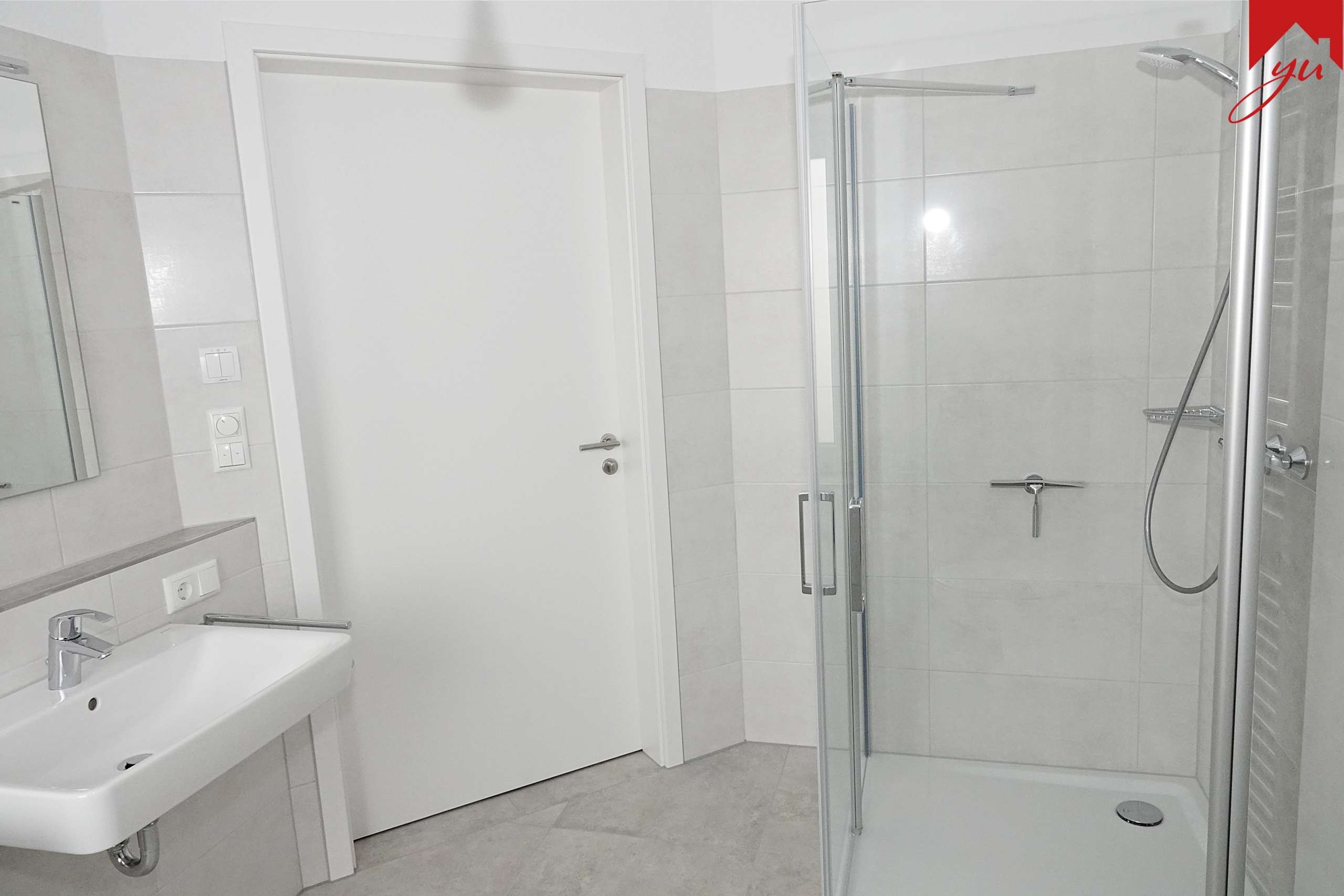 Badezimmer mit Dusche