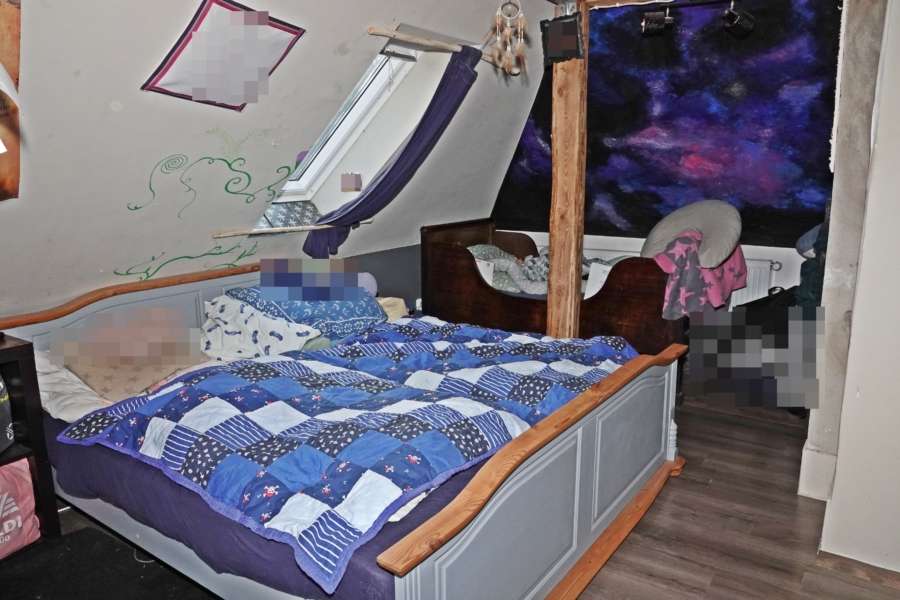 Schlafzimmer Bild II