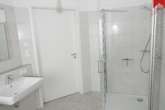 Badezimmer mit Dusche