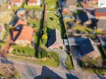 Sanierungsbedürftiges Landhaus mit großem Grundstück in ruhiger Dorflage von Utarp, 26556 Utarp , Harlingerl, Landhaus