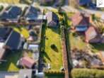 Drohnenansicht - Sanierungsbedürftiges Landhaus mit großem Grundstück in ruhiger Dorflage von Utarp