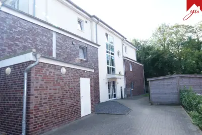 Über den Dächern der Stadt – stilvolles Penthouse in ruhiger Innenstadtlage mit Blick ins Grüne, 26603 Aurich, Penthousewohnung
