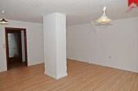 Wohn- und Schlafzimmer Bild IV