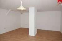 Wohn- und Schlafzimmer Bild III
