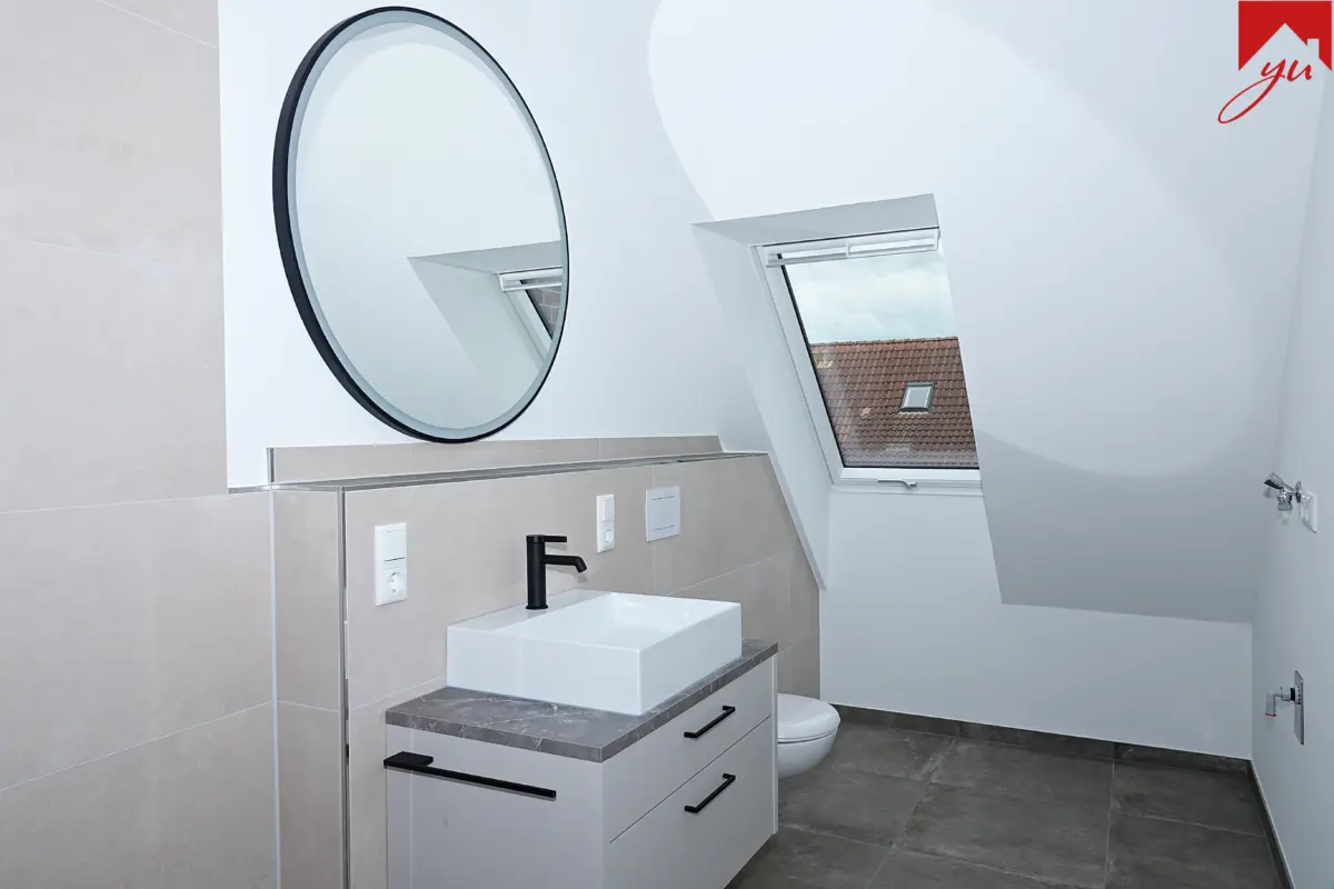 Badezimmer mit Waschmaschinenanschluss
