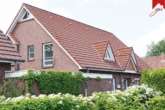 Gemütliche Obergeschosswohnung in Aurich - Drei-Zimmer Obergeschosswohnung mit sonnigem Balkon mitten in Aurich!