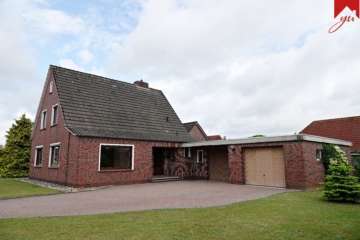 Gepflegtes Einfamilienhaus mit einem Erweiterungsbau und viel Potenzial in eingewachsener Siedlungslage von Utarp, 26556 Utarp , Harlingerl, Einfamilienhaus