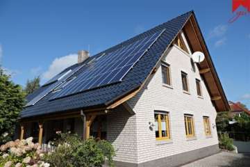 Hochwertiges, ansprechendes Ein-/ Zweifamilienhaus mit PV- und Solaranlage in Dornum- Schwittersum!, 26553 Dornum , Ostfriesl, Einfamilienhaus