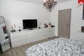 Schlafzimmer im Erdgeschoss Bild II