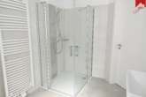 Badezimmer mit Dusche