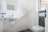 Gäste- WC - Schicke Erdgeschosswohnung mit durchdachter Raumaufteilung im Neubaugebiet von Oldenburg- Eversten.
