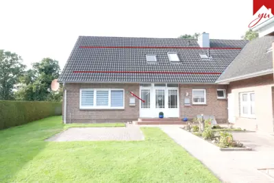 Modernisierte Obergeschosswohnung mit Garage und Blick ins Grüne in Aurich- Schirum, 26605 Aurich, Dachgeschosswohnung