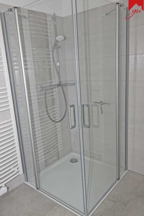 Bad mit Dusche