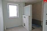 Badezimmer mit ebenerdiger Dusche - Ansprechende und hochwertige 3-Zimmer-Obergeschosswohnung mit Einbauküche am Stadtrand von Esens!