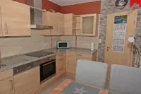 Küche mit Einbauküche