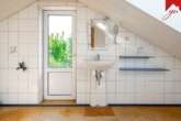 Badezimmer im Dachgeschoss Bild I - Ein Haus der vielen Möglichkeiten im Ortskern von Westerholt