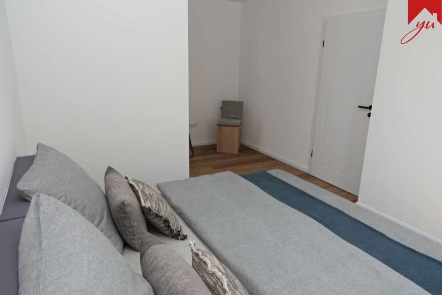 Schlafzimmer Bild II