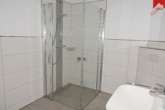 Badezimmer mit Dusche
