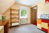 Gästezimmer und Durchgang zu einem weiteren Zimmer - Gepflegtes Einfamilienhaus in ruhiger Sackgassenlage von Wallinghausen