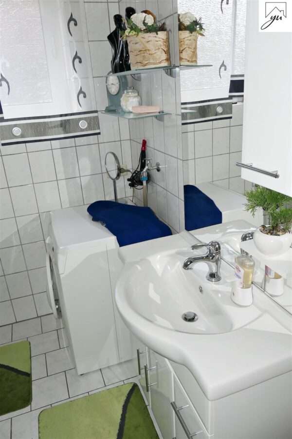 EG rechts: Badezimmer
