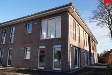 Neubau- Erstbezug! Ansprechende 3-Zimmer-Obergeschosswohnung mit Einbauküche am Stadtrand von Esens!, 26427 Esens, Etagenwohnung