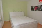 Schlafzimmer - Doppelhaushälfte mit 2 Wohneinheiten im küstennahen und gemütlichen Warfendorf Westerbur